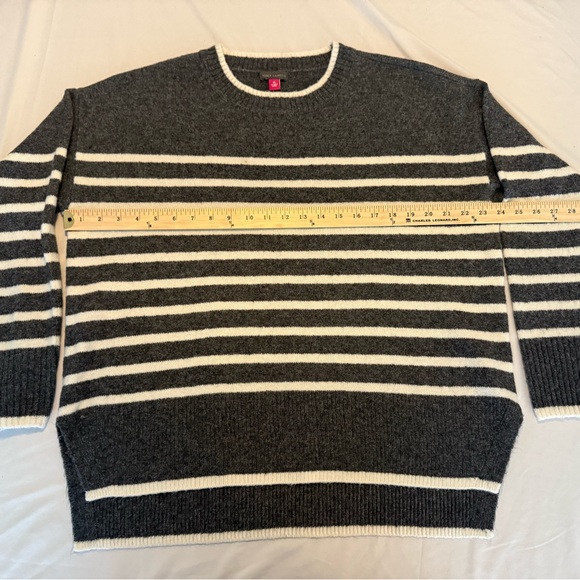 Vince Camuto Striped Knit Sweater – Size Medium (Oversized Fit) - Picture 6 of 10